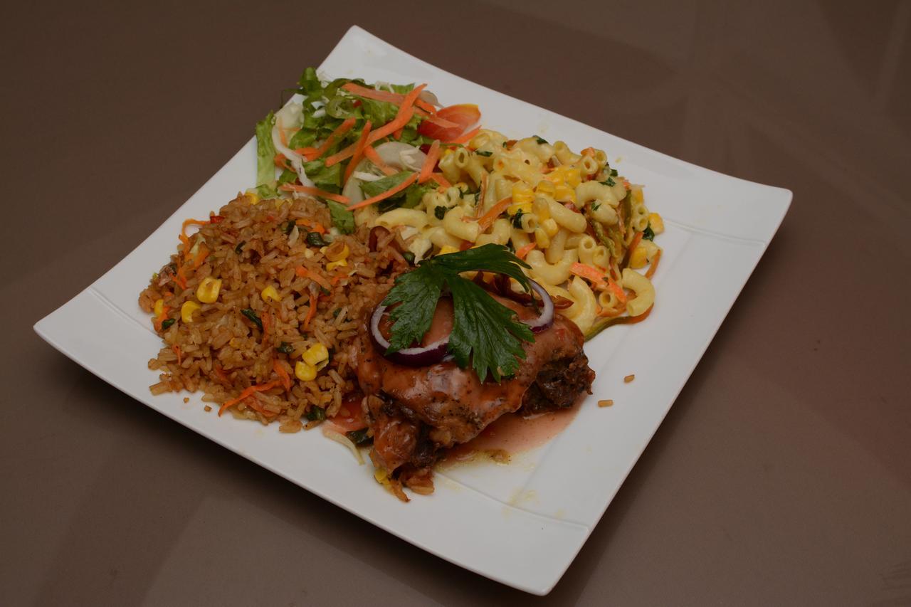 Windjammer International Cuisine & Comfort Inn Georgetown Eksteriør billede