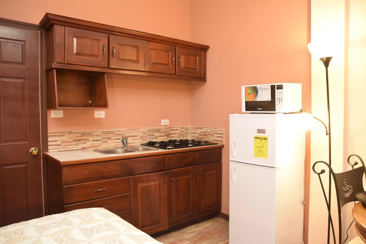 Windjammer International Cuisine & Comfort Inn Georgetown Eksteriør billede
