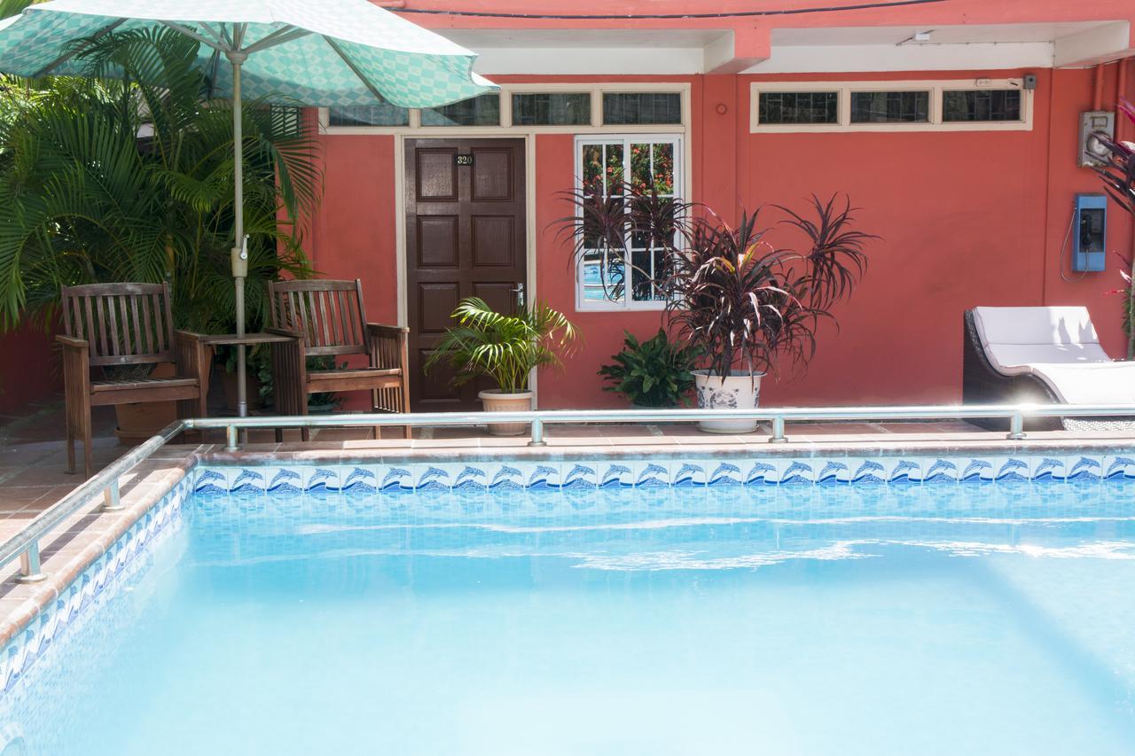 Windjammer International Cuisine & Comfort Inn Georgetown Eksteriør billede