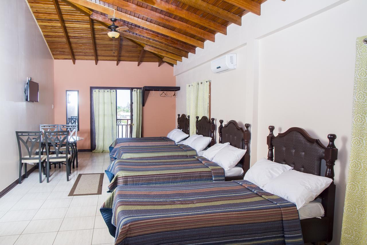 Windjammer International Cuisine & Comfort Inn Georgetown Eksteriør billede