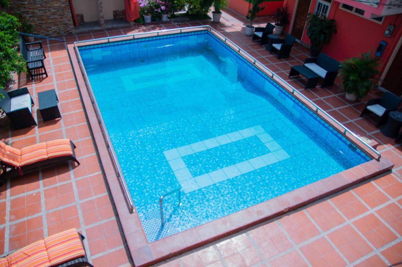 Windjammer International Cuisine & Comfort Inn Georgetown Eksteriør billede